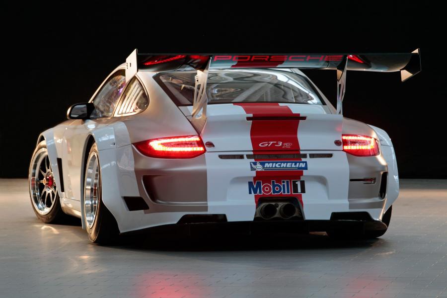  Porsche 911 GT3 R 2010 года  (фото 8 из 8)